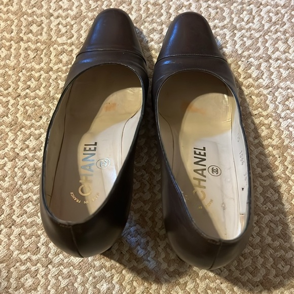 Authentic vintage Chanel heels - Picture 3 of 5
